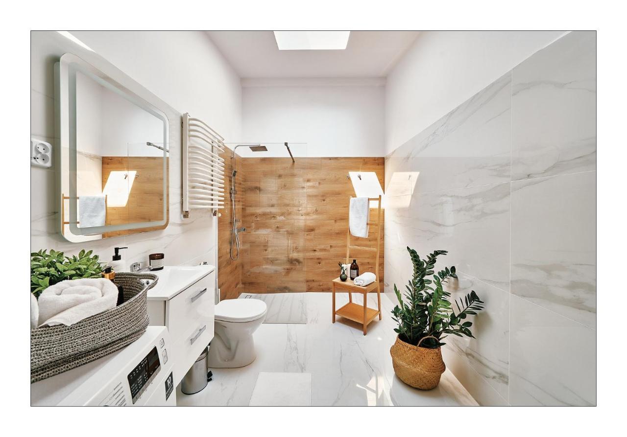 Sunny Apartment At The Heart Of Old Town Cracovie Extérieur photo